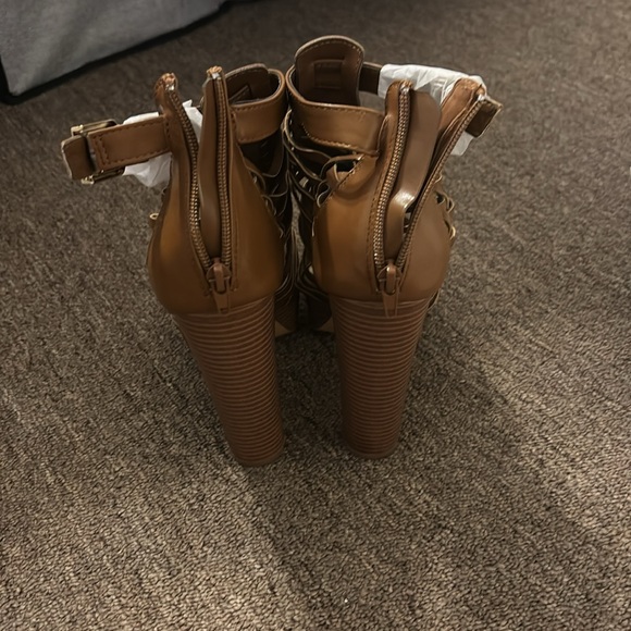 JustFab light brown braided heel - Picture 3 of 5